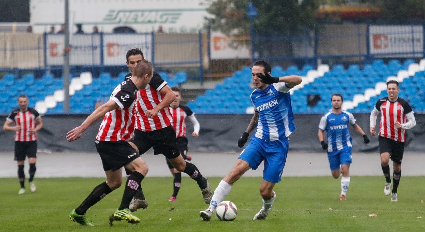 W derbach 3 ligi Stal Rzeszów zremisowała z Resovią 2:2...