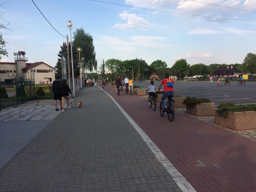 Parking przy Pogorii III wciąż zamknięty. Kierowcy w...