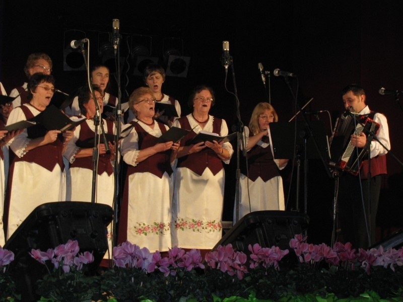 Walce: Festiwal chórów i zespolów śpiewaczych Mniejszości...