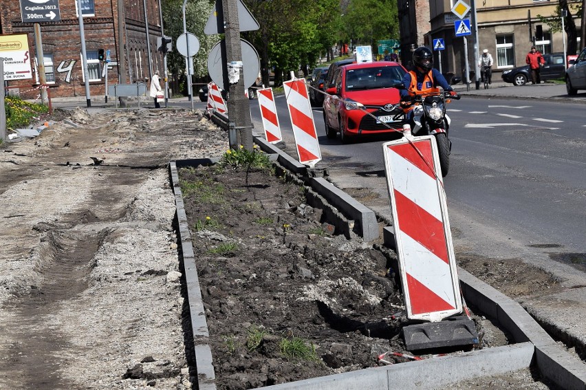 W Inowrocławiu inwestycja goni obecnie inwestycję. Ekipy...