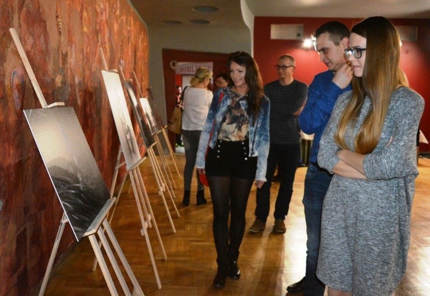 "Koniec pijaka!" Wystawa fotografii Ewy Łuczywo-Nowak w Starachowicach