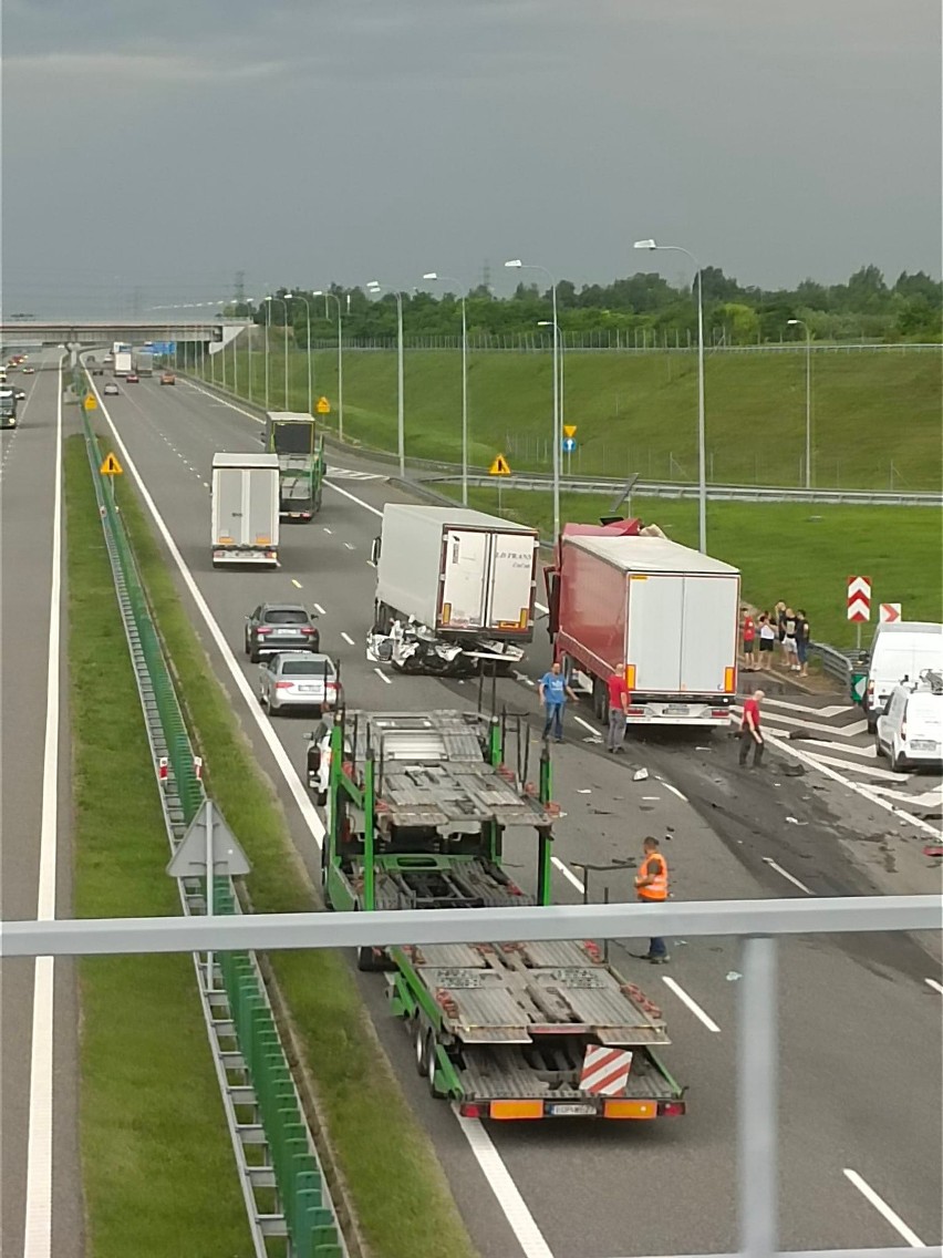 Wypadek na autostradzie A1 w Piekarach Śląskich