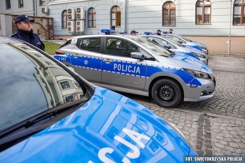 Nowymi elektrycznymi radiowozami w świętokrzyskiej policji...