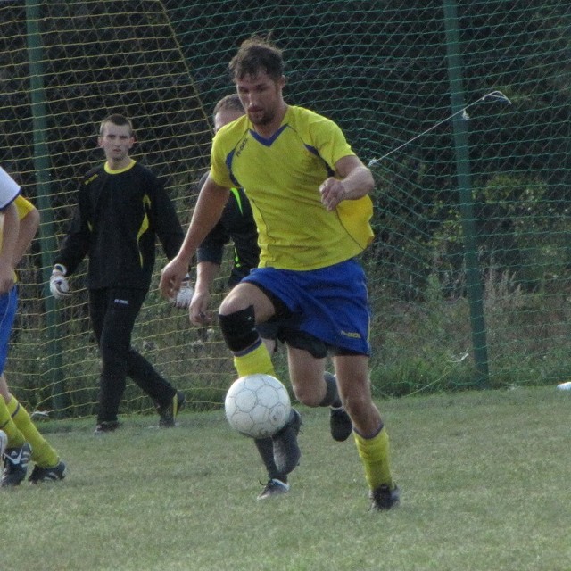 Jakub Podolak (na zdjęciu) popisał się hat trickiem.