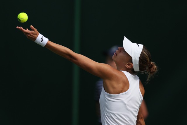 Magda Linette i Bernarda Pera zagrają o trzecią rundę na kortach trawiastych Wimbledonu