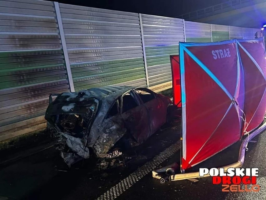 Tragedia na A1 na Katowice. Trzy osoby zginęły w wypadku pod Piotrkowem. Spłonęły w aucie