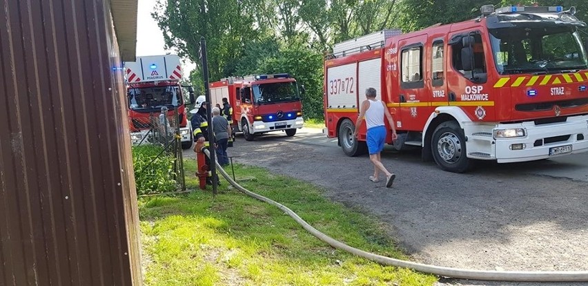 Rozszczelnienie butli z gazem i ogień pod Wrocławiem. 14 zastępów strażaków w akcji