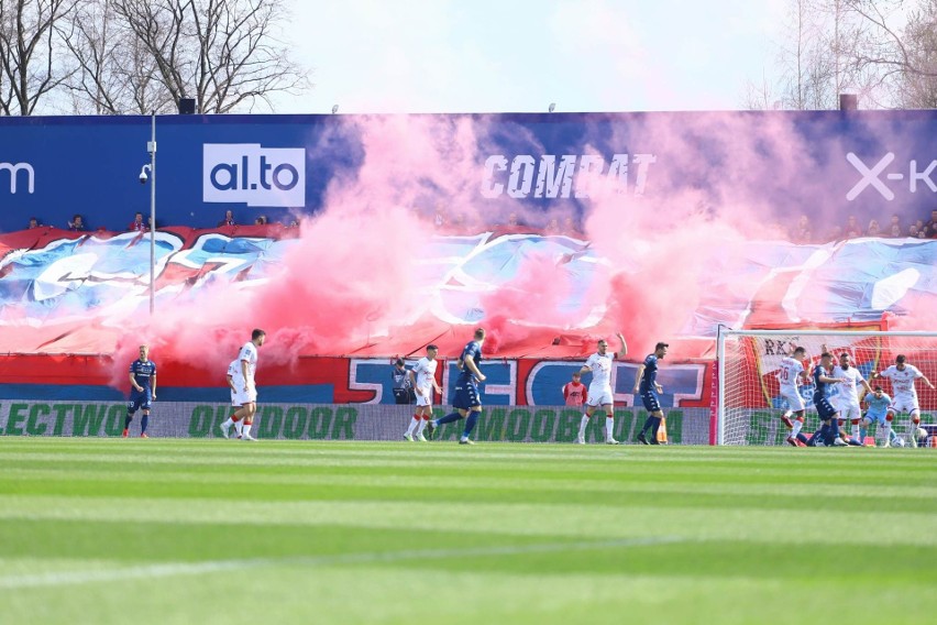 Raków Częstochowa - Widzew 2:0. Nas zespół gra coraz słabiej, nie podjął walki z liderem. Zobaczcie zdjęcia