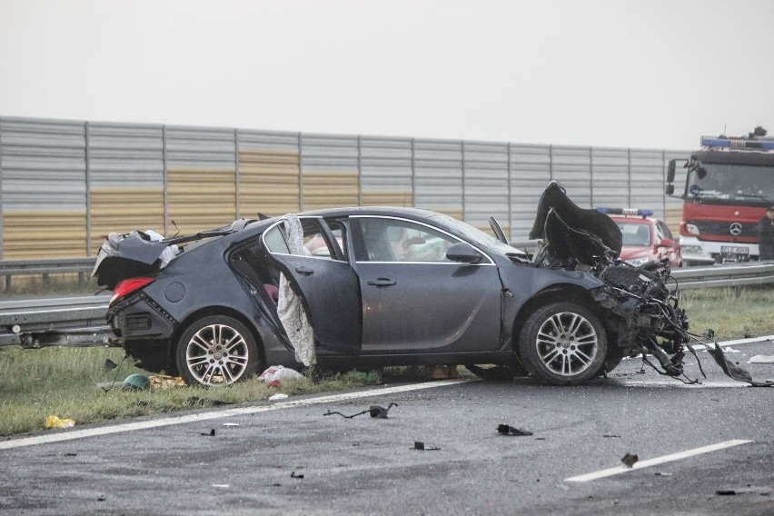 Dwoje dzieci zginęło w wypadku na autostradzie A2 pod...