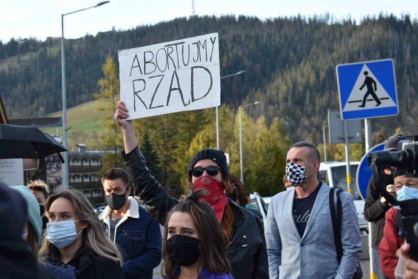 Strajk Kobiet w Zakopanem. Protestujący zablokowali skrzyżowanie w centrum miasta 