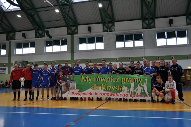 Fani sportu w Koronowie postanowili pomóc  znanemu dziennikarzowi i zagrali dla niego mecz charytatywny.