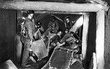 Mikołów na starych zdjęciach. Wybuch gazu na terenie kopalni! Akcja ratunkowa górników! Zobaczcie