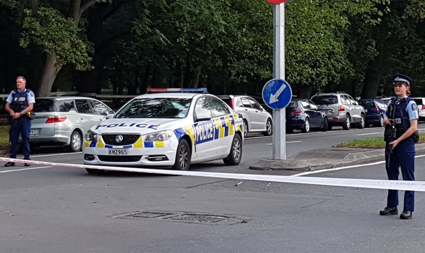 Policja na miejscu strzelaniny w Christchurch