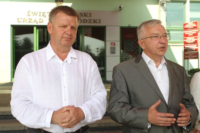 Poseł Jarosław Rusiecki (z lewej) jest już oficjalnym kandydatem Prawa i Sprawiedliwości na senatora. Obok na zdjęciu poseł Krzysztof Lipiec.