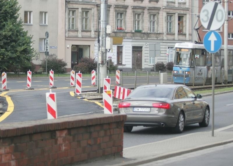 Wrocław: Bez problemów na Dominikańskim. Kierowcy radzą sobie ze zmienioną organizacją ruchu