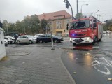 Wypadek na ul. Przybyszewskiego w Poznaniu. Samochody blokują przejście dla pieszych