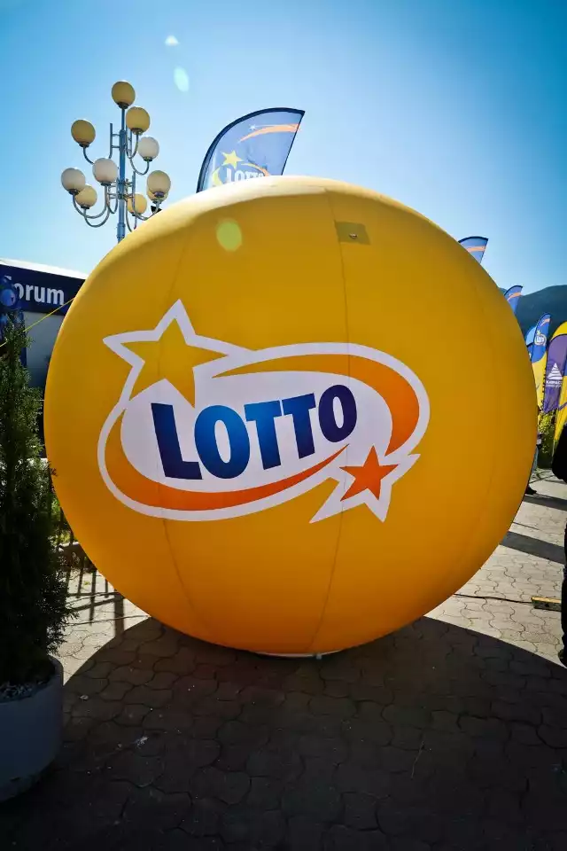 Wyniki Lotto 09.10.2023 r. Liczby Lotto, Lotto Plus, numery duży lotek, Multi Multi, Kaskada. Losowanie Lotto z 09.10.2023 na żywo