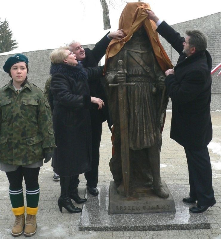 10 stycznia odsłonięto w Busku pomnik księcia Leszka...
