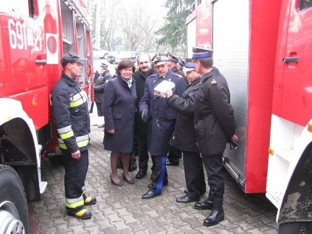 Sprzęt strażacki, jak np kamera termowizyjna, budził zainteresowanie