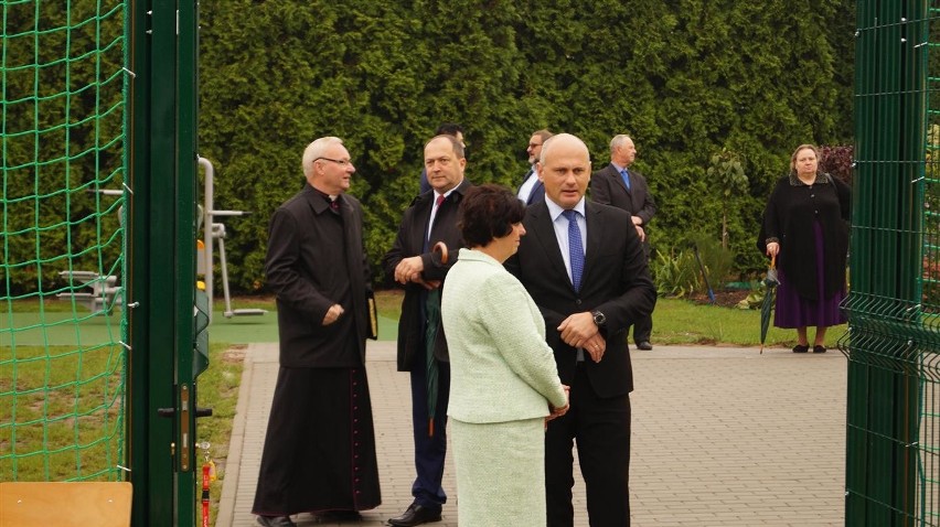 Kłobuck: Otwarcie boiska przy Zespole Szkół nr 2