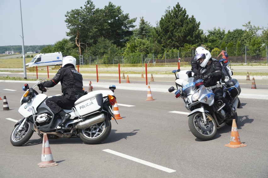 Szkolenie policyjnych kierowców motocyklów. Funkcjonariusze pokazali co potrafią [ZDJĘCIA, WIDEO]