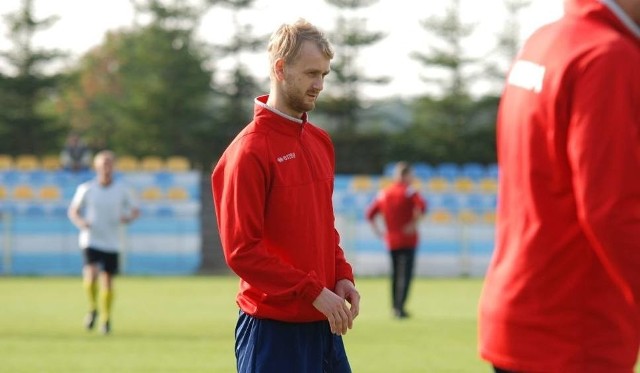 Jednym z nowych zawodników na treningach Zdroju Busko-Zdrój jest Jan Kowalski, były zawodnik między innymi Wiernej Małogoszcz.