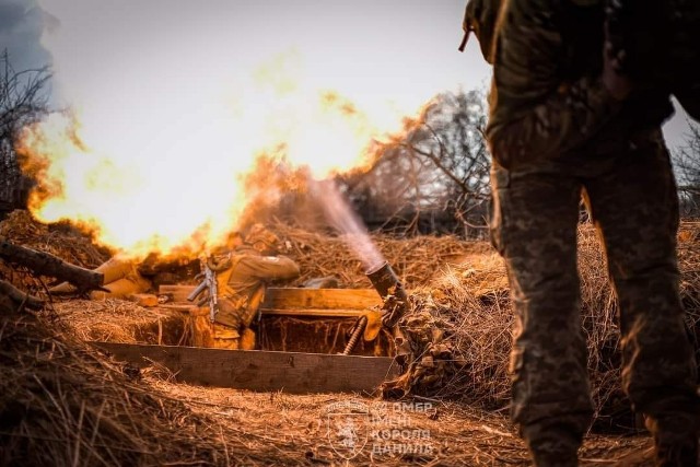 Ukraińcy zaciekle bronią się na trzech kierunkach rosyjskiego natarcia w Donbasie
