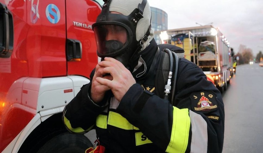 9 zastępów straży pożarnej gasiło pożar w Szpitalce w...