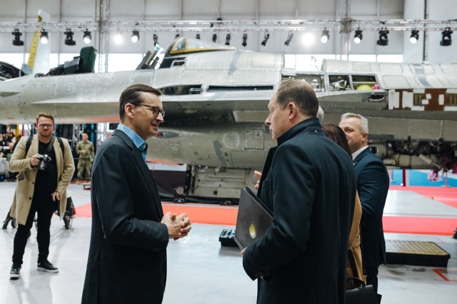 W poniedziałek, 14 listopada, premier Mateusz Morawiecki odwiedził należące do PGZ Wojskowe Zakłady Lotnicze nr 2 w Bydgoszczy.