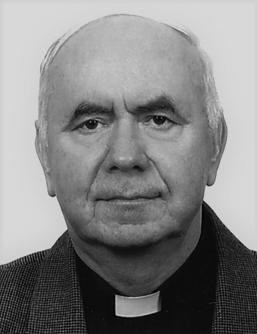 Ks. kan. Zygmunt Mularski, emerytowany proboszcz parafii pw....
