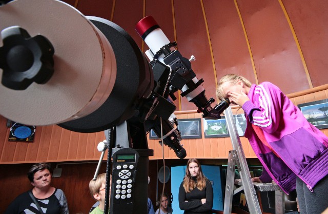 Dla miłośników astronomii już w piątek o g. 17 rozpocznie się seans "W poszukiwaniu ciemnej materii" w Planetarium i Obserwatorium Astronomicznym. Jeśli pozwoli pogoda, planowane są też obserwacje astronomiczne. Wstęp wolny. 