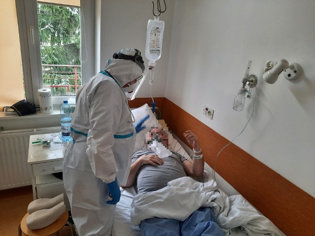 Oddział covidowy w szpitalu zakaźnym przy ul. Żurawiej w Białymstoku.