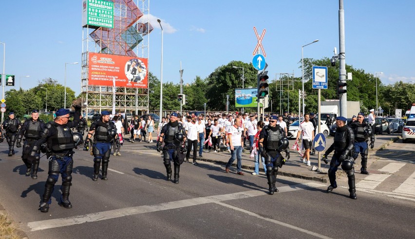 Liga Europy. Bójki kibiców przed finałem w Budapeszcie. Aresztowano kilku polskich obywateli