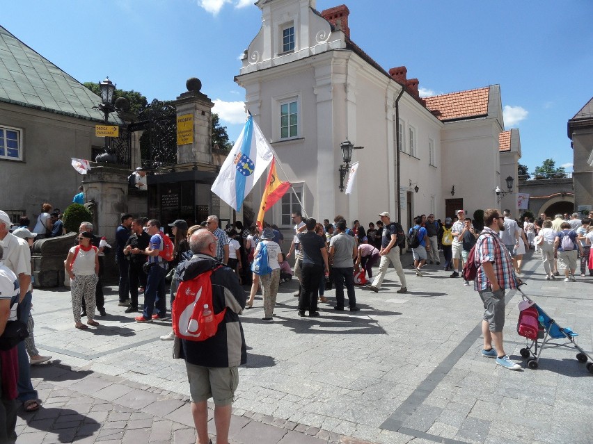 Uczestnicy Światowych Dni Młodych przybywają Na Jasna Górę