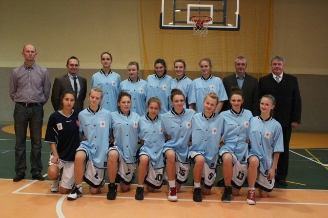 Gospodynie turnieju, MUKS Unia Basket Ostrołęka.