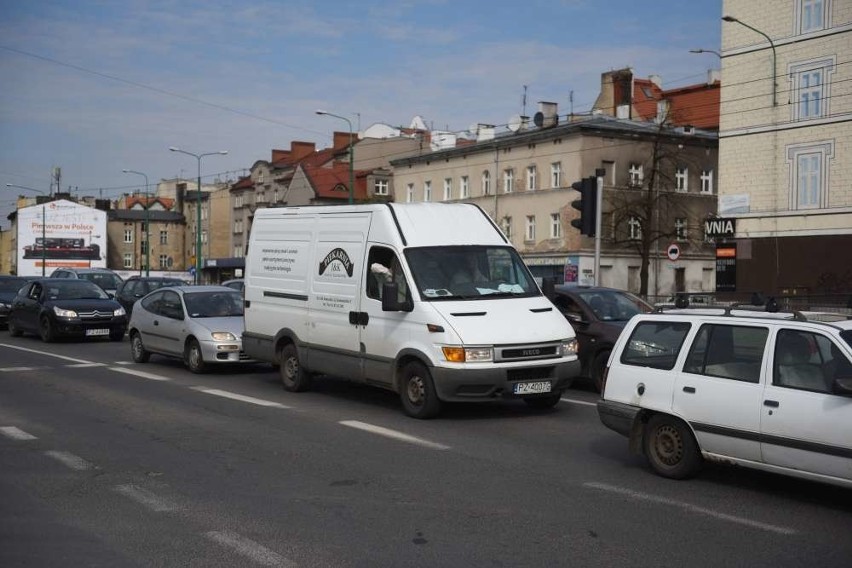 Rondo Śródka: Zderzenie dwóch samochodów