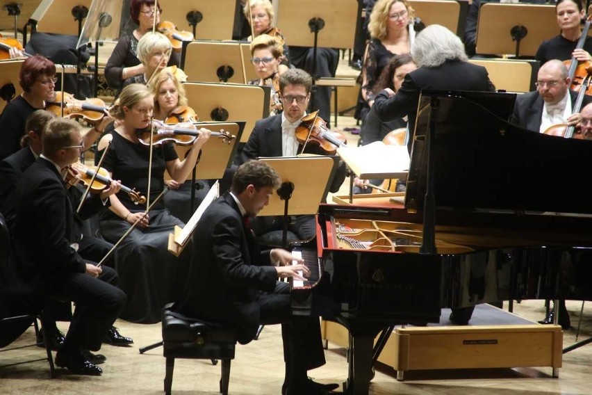 Marek Pijarowski, Szymon Nehring i Orkiestra Filharmonii...
