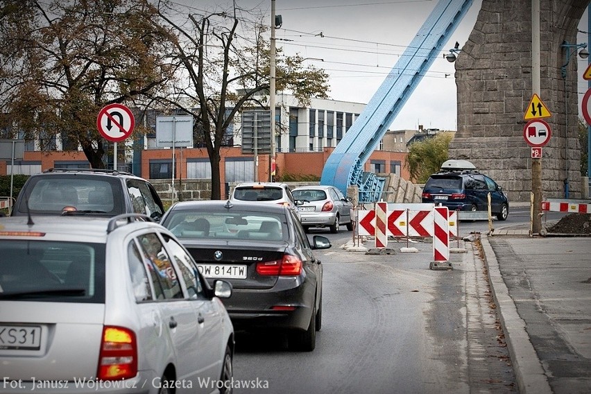 Ogromne korki we Wrocławiu. Stanął plac Społeczny i cała okolica