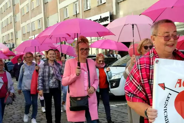 Październik to miesiąc walki z rakiem piersi. Z tej okazji w wielu miastach odbywają się Różowe Marsze nagłaśniające konieczność profilaktyki