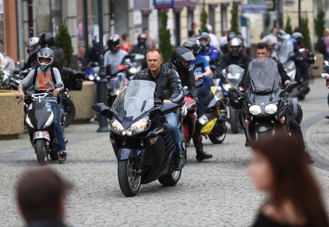 W sobotę, 30 kwietnia od godziny 12 już po raz dziewiąty motocykliści z całej Polski zjawią się w Radomiu na oficjalnym rozpoczęciu sezonu, a motocyklowa procesja, zakończona święceniem maszyn przejedzie ulicami miasta.