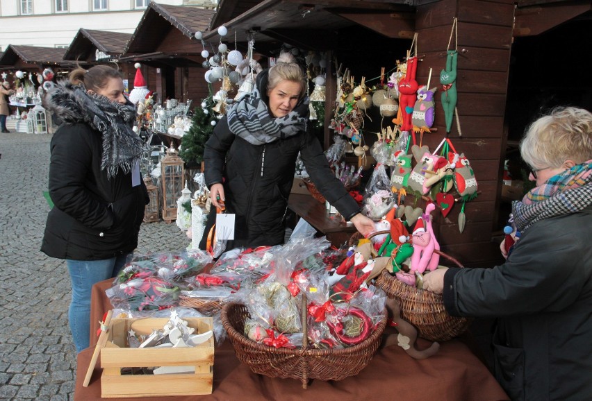 Bożonarodzeniowy jarmark przez cały weekend w Radomiu, wraz z koncertami 