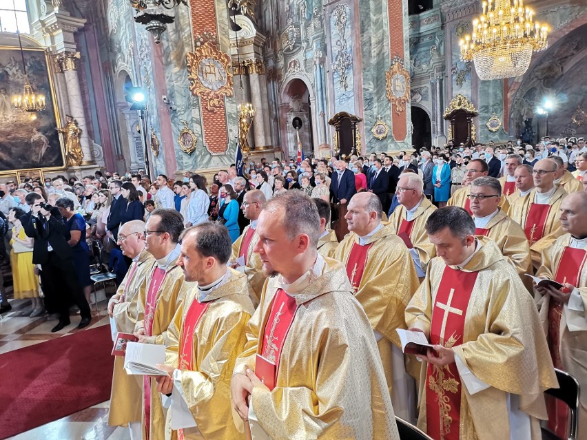 Święcenia biskupie ks. Adama Baba. Rozpoczęła się uroczystość w archikatedrze lubelskiej