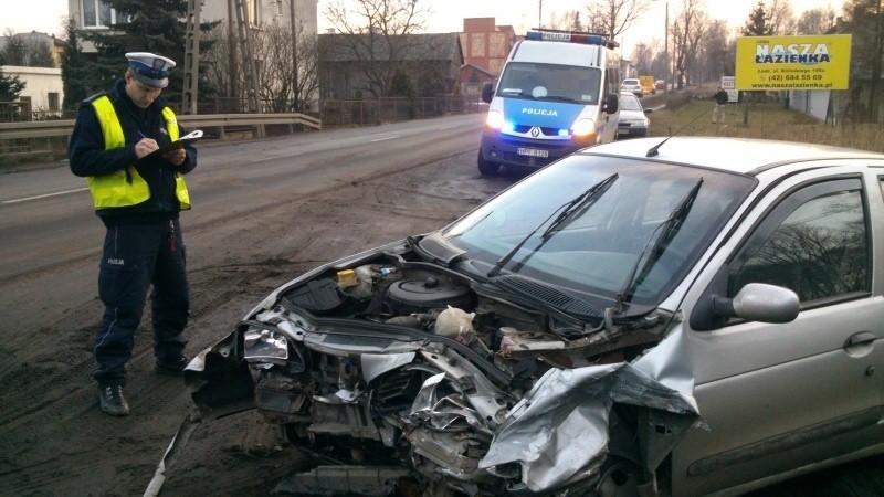 Zderzenie trzech aut na ulicy Szczecińskiej. Sprawca był pijany