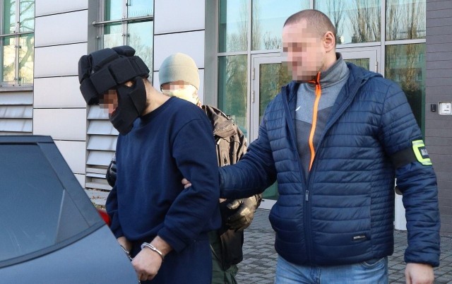 Przed sądem stanie wkrótce zatrzymany przez policję sprawca potwornej zbrodni w loftach przy ul. Tymienieckiego w Łodzi.