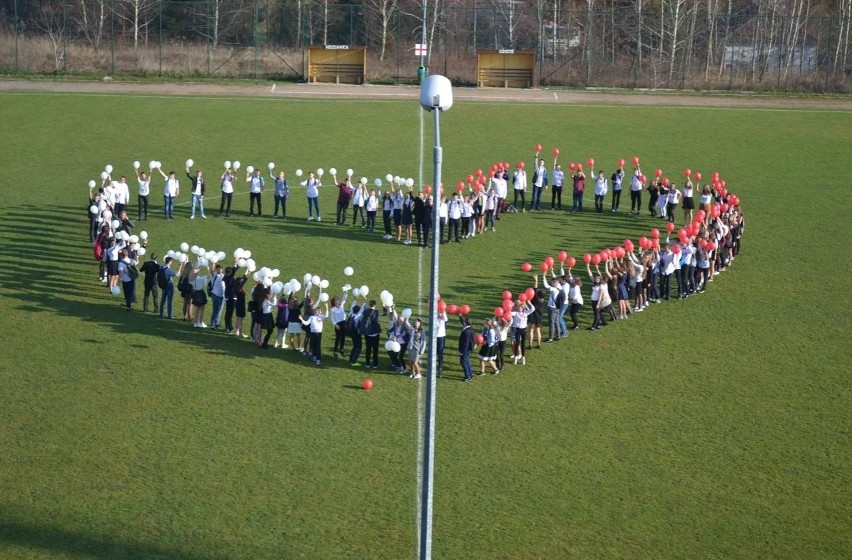 "Rekord dla Niepodległej" w Szkole Podstawowej w Hucie...