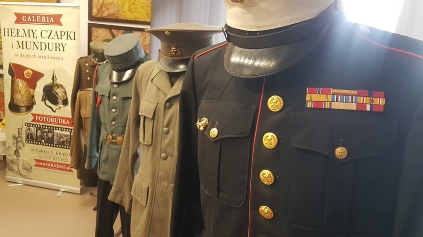 Wojskowe nakrycia głowy i okrycia - nowa wystawa w Galerii Historycznej w Miejsko - Gminnym Ośrodku Kultury i Sportu w Koprzywnicy