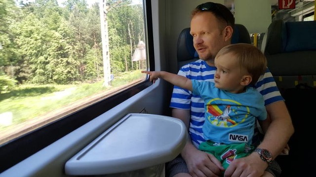 Podróżować bezpłatnie pociągami Kolei Śląskich będą mogły 1 czerwca dzieci i młodzież w wieku do 16 lat