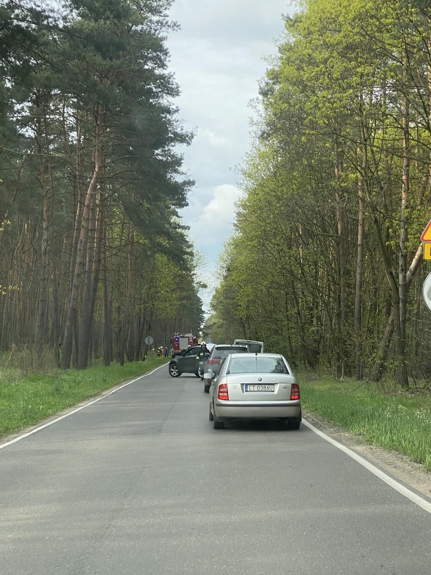 Kierowca osobowego auta zginął w wypadku, do którego doszło...