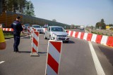 Blokada trasy DK92: Mieszkańcy protestują przeciwko nowej trasie kolejowej Konin - Turek