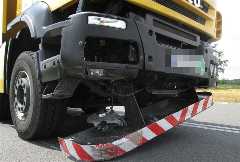 Renault megane zderzył się z iveco.